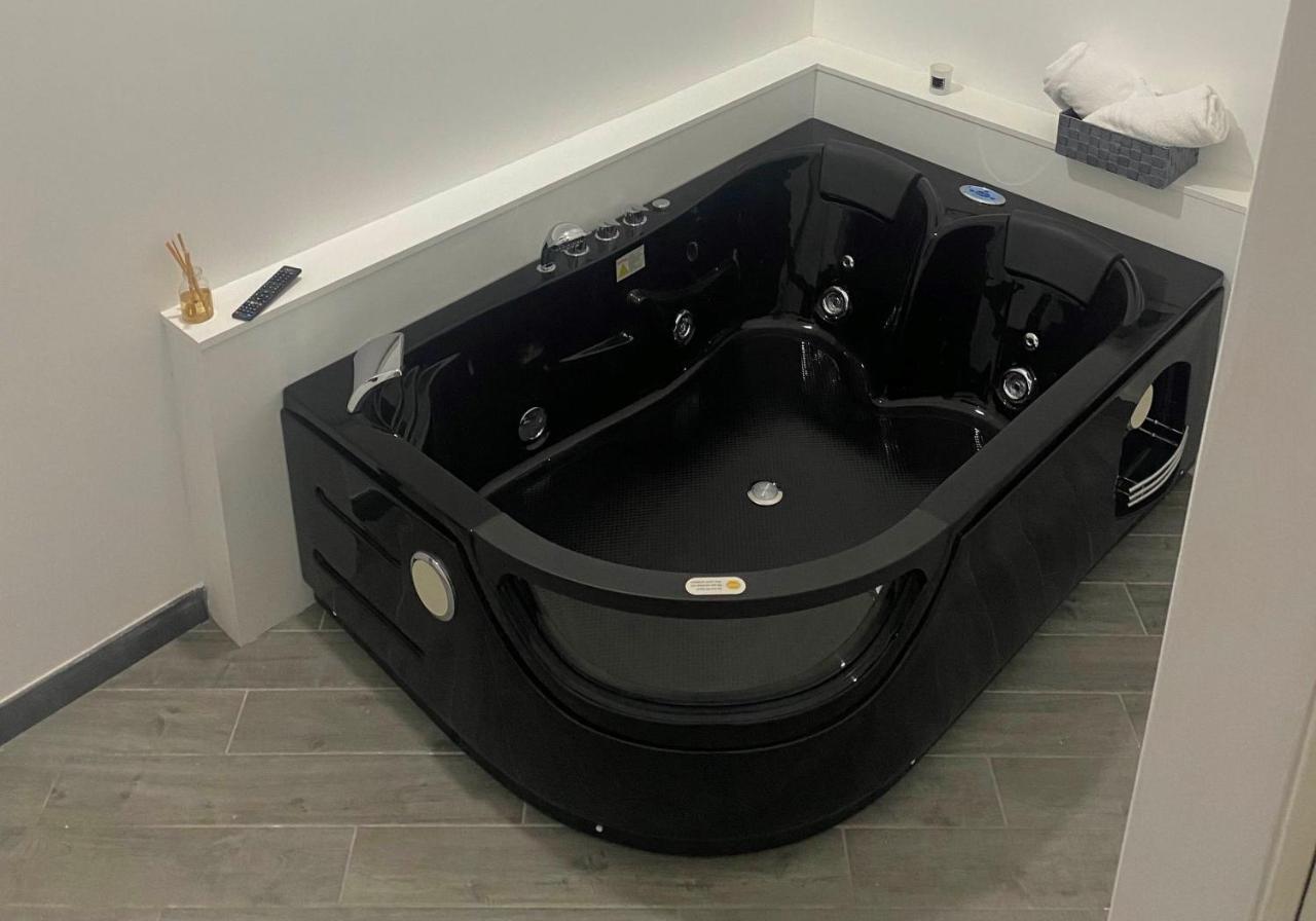 Suites Caracciolo Naples Luaran gambar